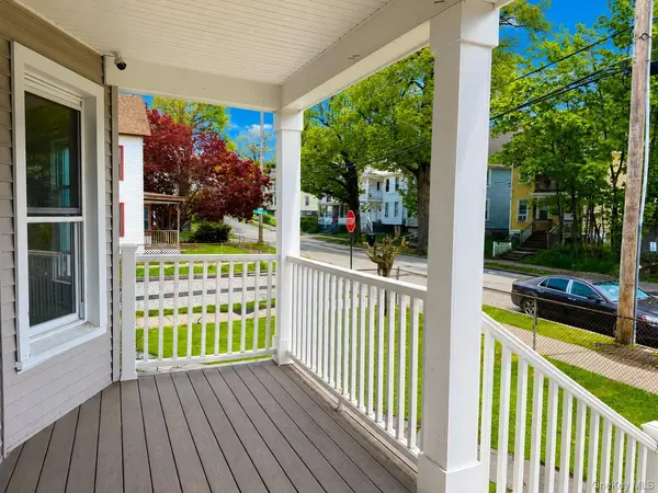 8 Fox TER, Poughkeepsie, NY 12603