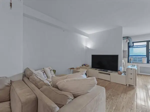 9905 63rd Drive #7R, Rego Park, NY 11374