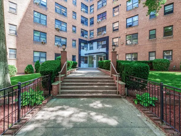 9905 63rd Drive #7R, Rego Park, NY 11374