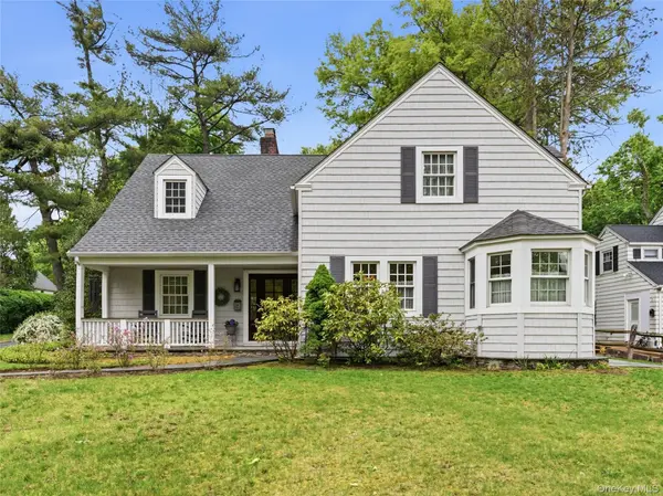 2 Longview RD,  Port Washington,  NY 11050