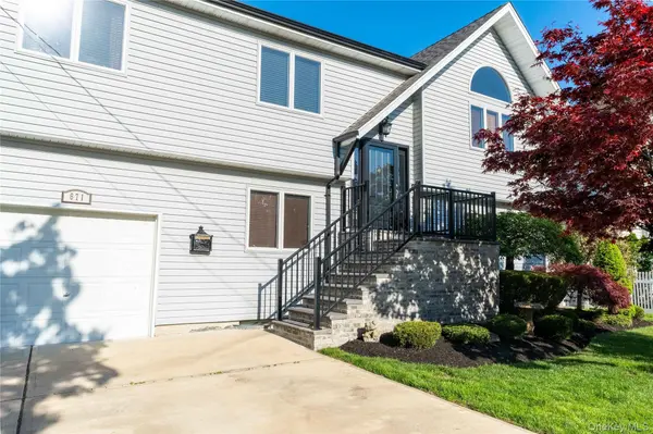 671 Tabor PL, East Meadow, NY 11554