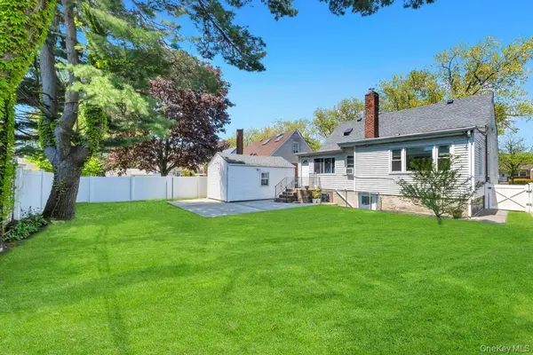 445 Peninsula BLVD, Lynbrook, NY 11563