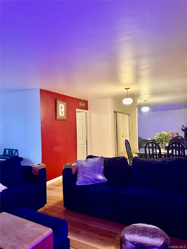 61-20 Grand Central Pkwy #B 708, Forest Hills, NY 11375