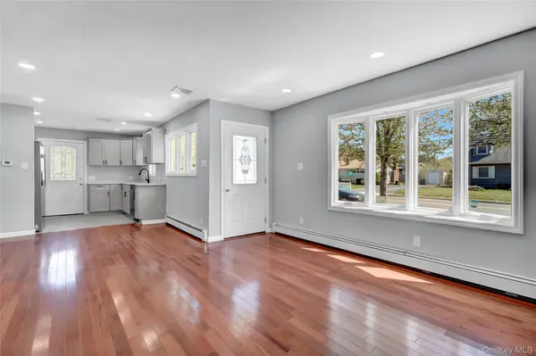 339 Barton AVE, East Patchogue, NY 11772