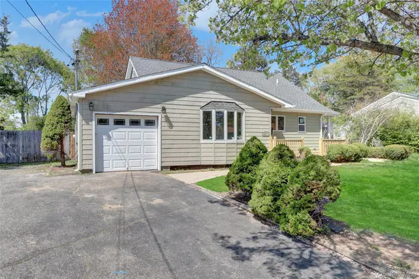 339 Barton AVE, East Patchogue, NY 11772