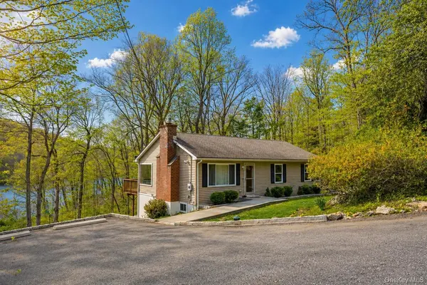 101 Seven Hills Lake DR, Carmel, NY 10512