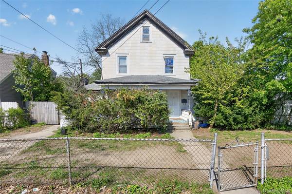 95 Rose AVE, Roosevelt, NY 11575