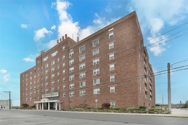 370 W Broadway #4Y, Long Beach, NY 11561