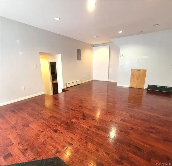 39-73 64th ST, Woodside, NY 11377