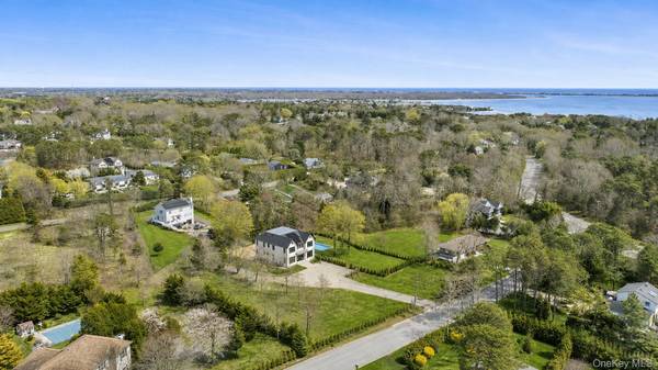 14 Ridge RD, Southampton, NY 11968