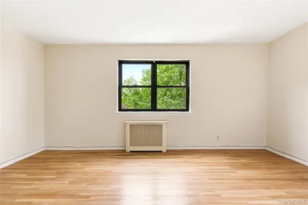 46-11 215th PL #3A, Bayside, NY 11361