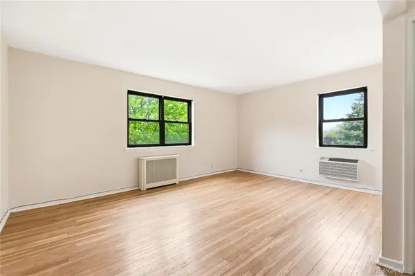 46-11 215th PL #3A, Bayside, NY 11361