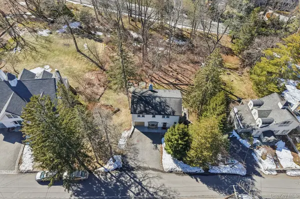 56 Clubhouse RD, Tuxedo Park, NY 10987