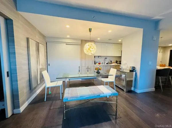 131-03 40 road #penthouse2G, Flushing, NY 11354