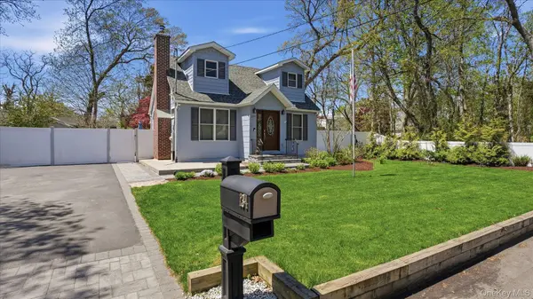 134 Washington DR, Mastic Beach, NY 11951