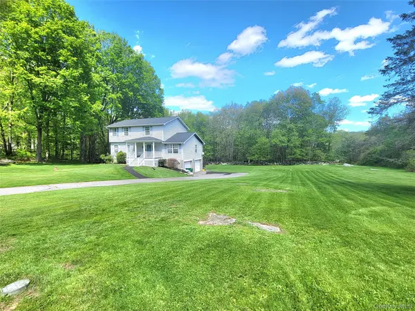 2 Stonewall DR, Holmes, NY 12531