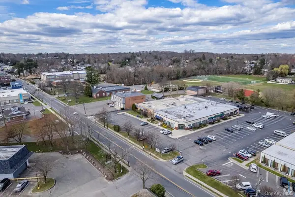 240 Glen Head RD #4, Glen Head, NY 11545