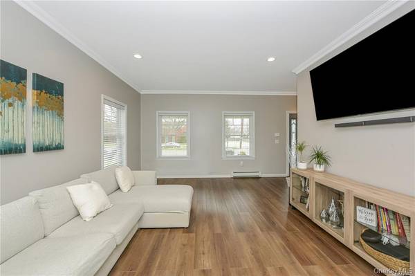1246 Oakfield AVE, Wantagh, NY 11793