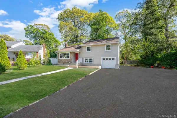 1076 Northgate CT, Uniondale, NY 11553