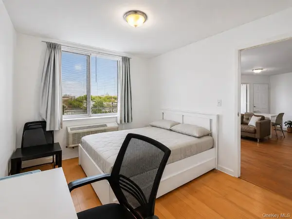 81-15 Queens boulevard 7C, Elmhurst, NY 11373