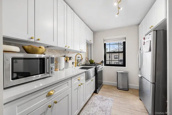 9 Manchester RD #2R, Eastchester, NY 10709
