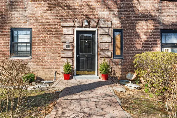 9 Manchester RD #2R, Eastchester, NY 10709