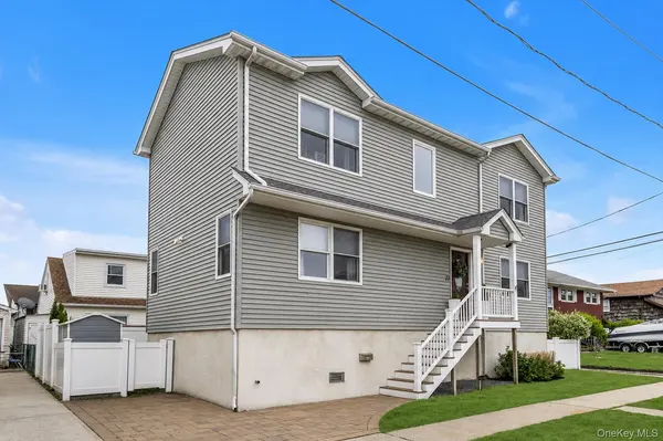 27 Radcliffe RD, Island Park, NY 11558