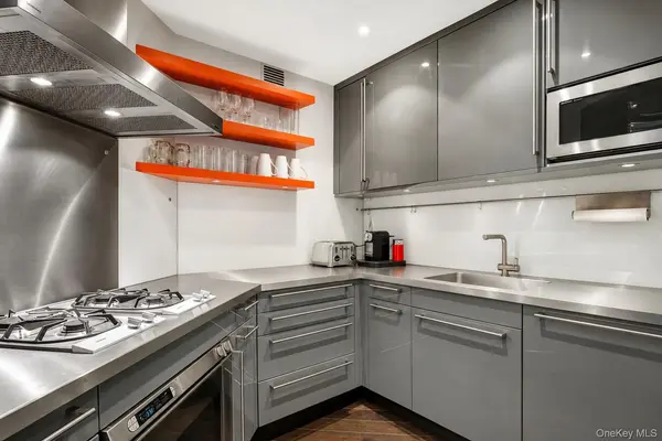 200 E 61st ST #35B, New York (manhattan), NY 10065