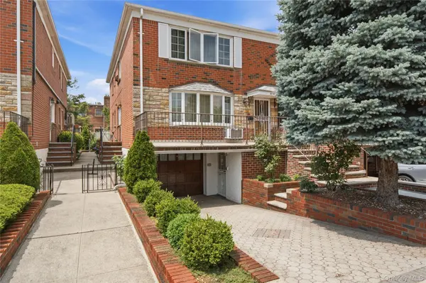 6110 76th ST, Middle Village, NY 11379
