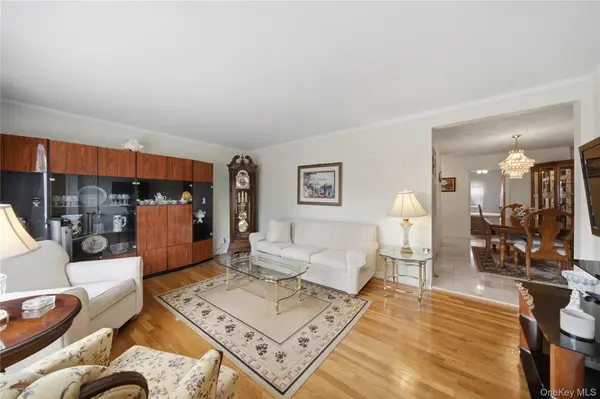 6110 76th ST, Middle Village, NY 11379