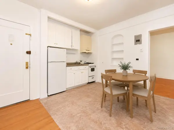 84-49 168th ST #1F, Jamaica Hills, NY 11432