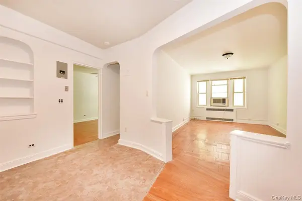 84-49 168th ST #1F, Jamaica Hills, NY 11432