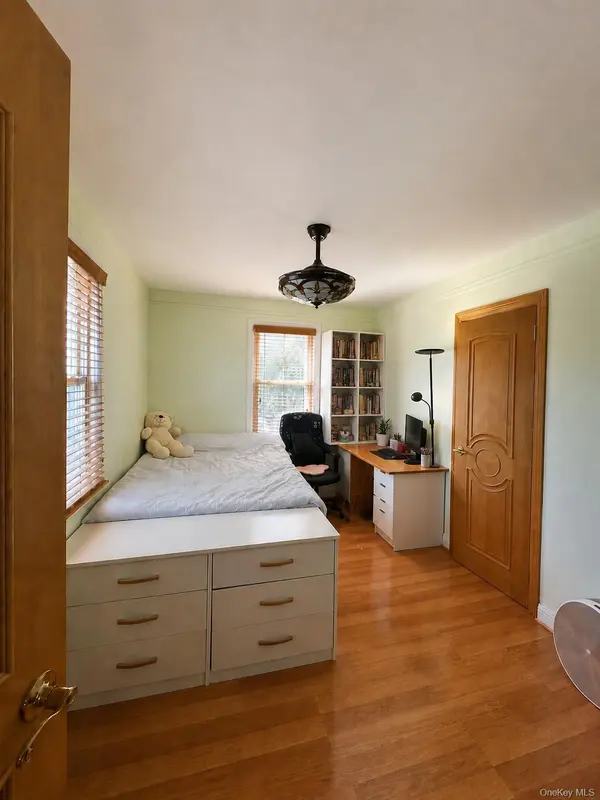 5143 Bell BLVD, Bayside, NY 11364
