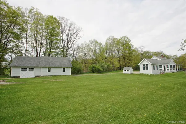 292 Mountain View RD, Rhinebeck, NY 12572
