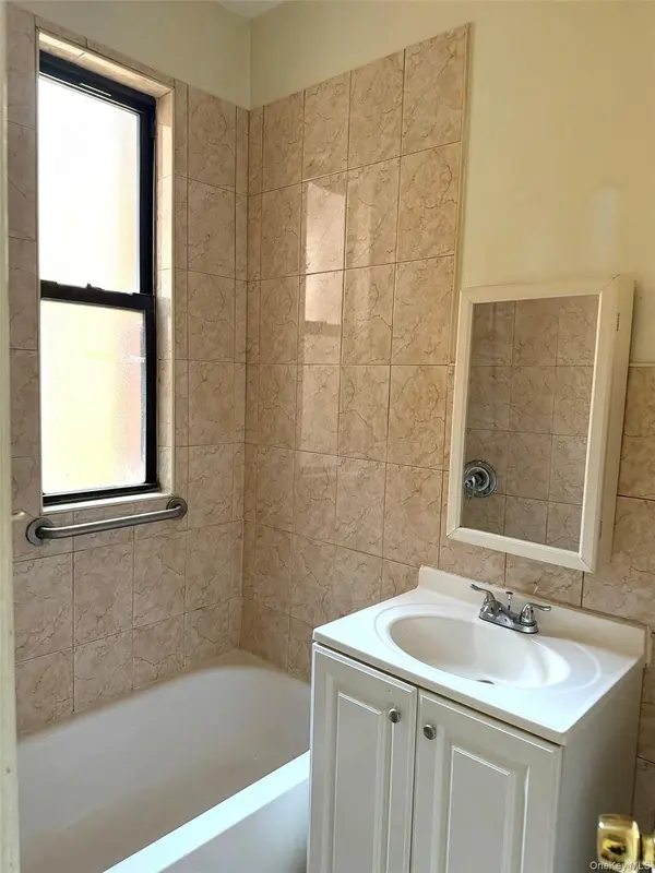 40-09 149th PL, Flushing, NY 11354