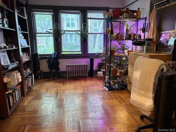 3537 28th ST, Astoria, NY 11106