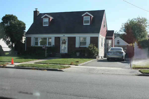 138 Manor Pkwy, Uniondale, NY 11553