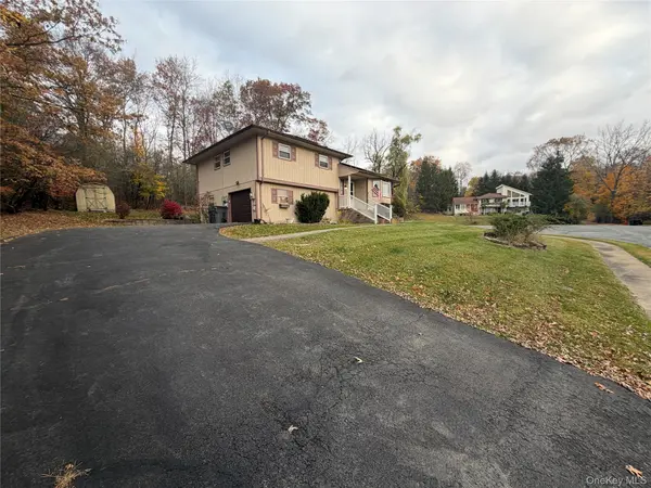 12 Todd DR, Middletown, NY 10941