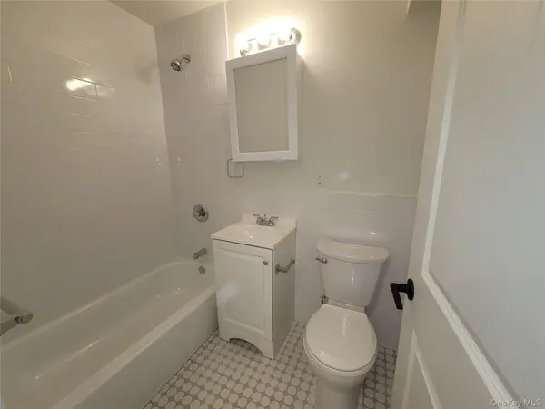 671 Bronx River RD #4N, Yonkers, NY 10704