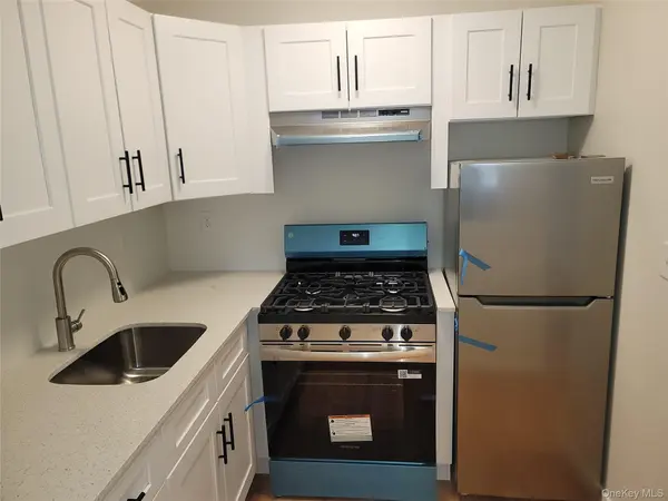 671 Bronx River RD #4N, Yonkers, NY 10704