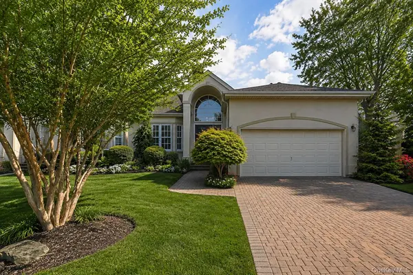 398 Altessa BLVD, Melville, NY 11747