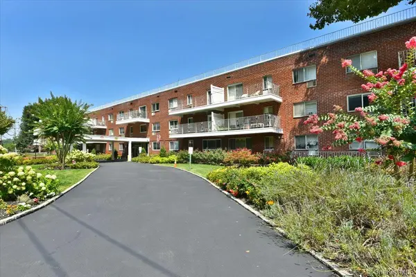 320 E Shore RD #2-A, Great Neck, NY 11023