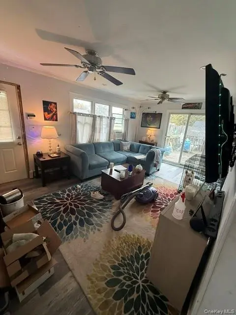 10 Whittier DR, Mastic Beach, NY 11951