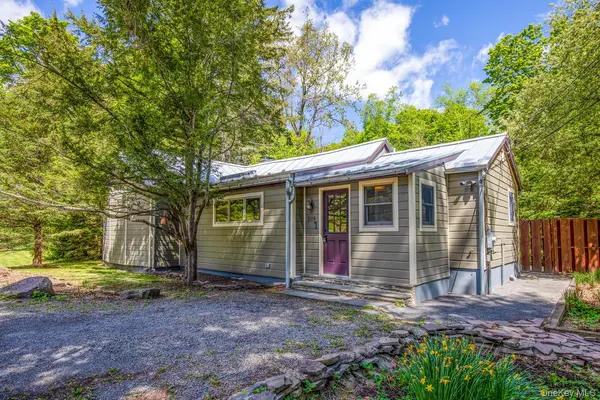 208 Tinker ST, Woodstock, NY 12498