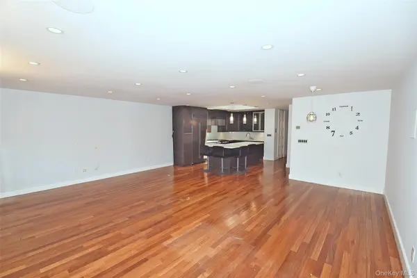 14-06 Michael PL #114 U, Bayside, NY 11360