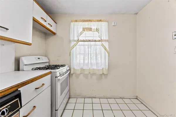 223-52 65th AVE #52B, Oakland Gardens, NY 11364