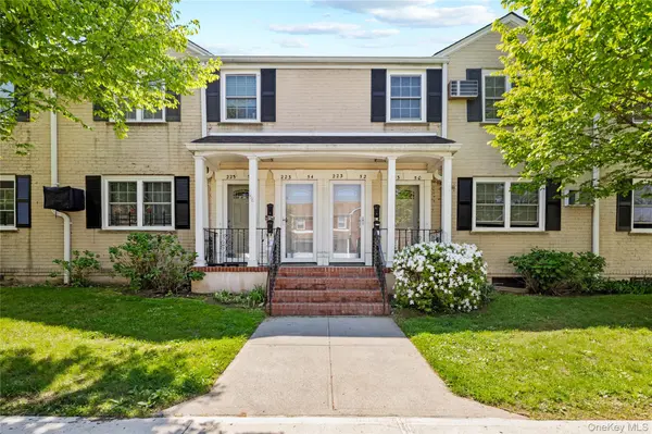 223-52 65th AVE #52B, Oakland Gardens, NY 11364