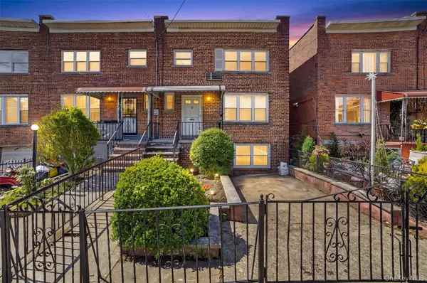 1124 E 213th ST, Bronx, NY 10469