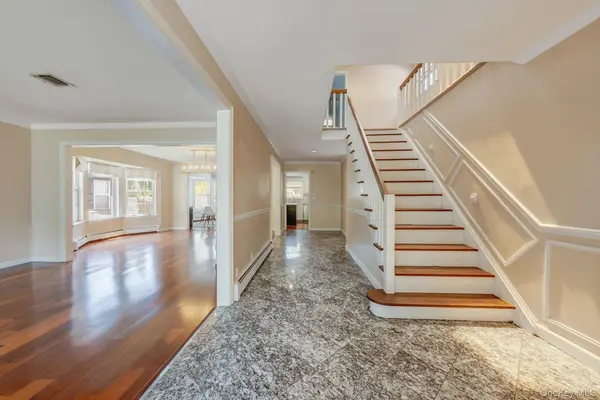 104 Locust AVE, Rockville Centre, NY 11570