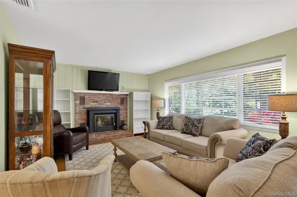 247 Buckram RD, Locust Valley, NY 11560
